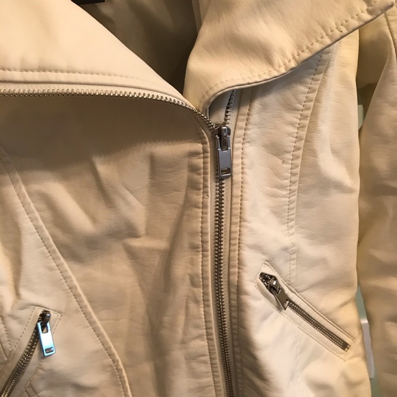 Trendy White Cropped Faux Leather Jacket - Picture 4 of 12